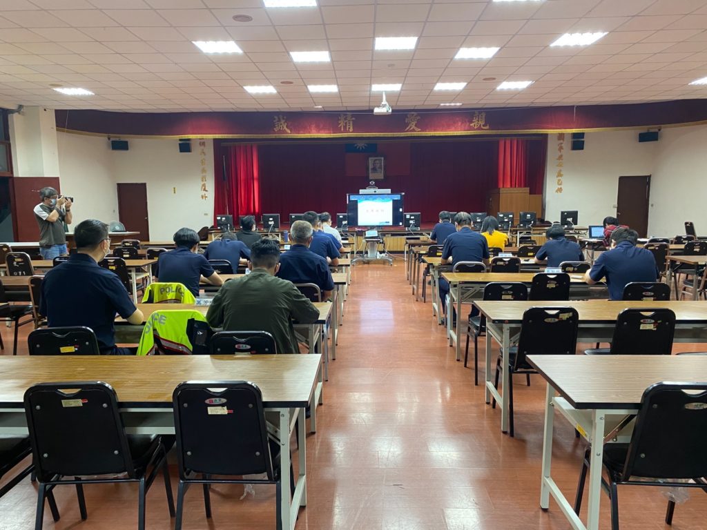 各校代表針對目前校園內相關交通、治安、學生管理等各方面之問題提出建議