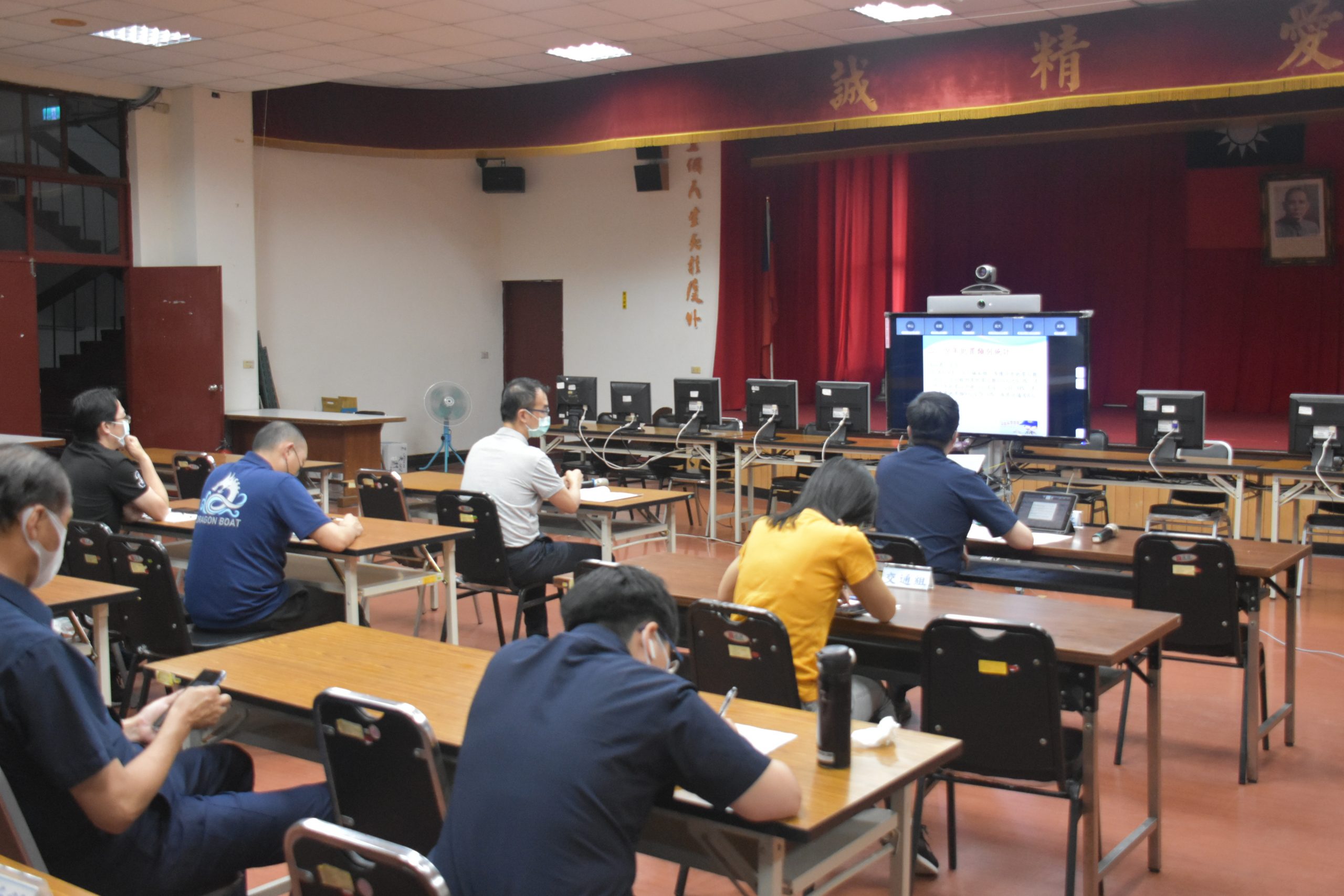 圖:針對校園安全議題與學校交換意見