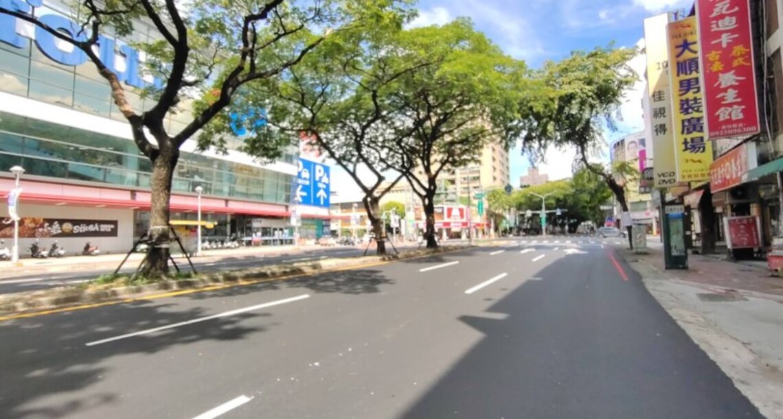 輕軌工程大順路箱涵(自由路至建興路)路面刨鋪完成恢復交通
