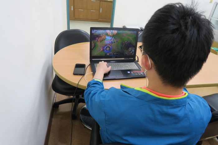「假視訊之名,行打怪之實」親子衝突加劇 醫師:親子要溝通