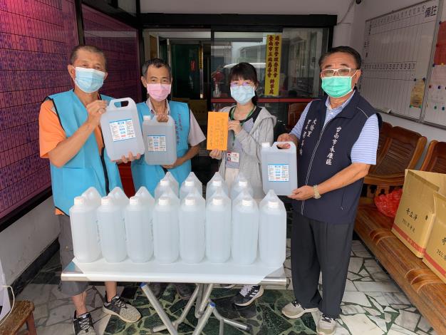 黃偉哲感謝民間單位捐贈防疫物資 公私攜手助身障機構抗疫