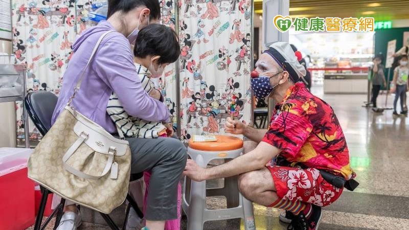 兒少施打新冠疫苗恐懼、焦慮 溫馨友善環境防抗拒