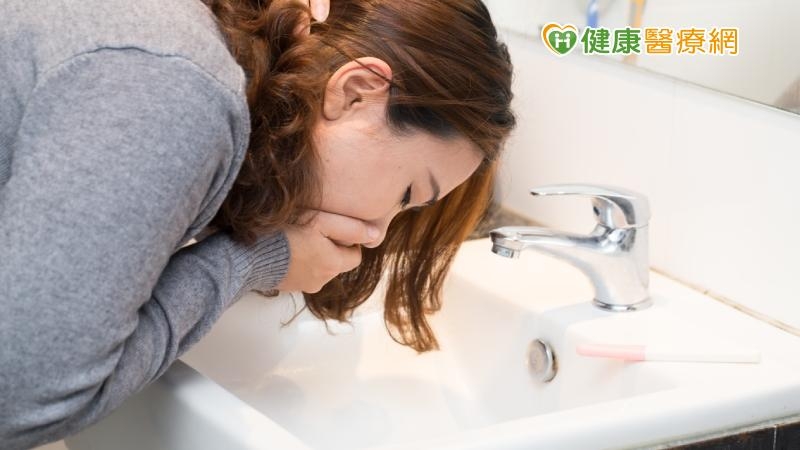 蔡阿嘎老婆二伯產後1年仍孕吐?竟感染「這病」恐引發胃癌