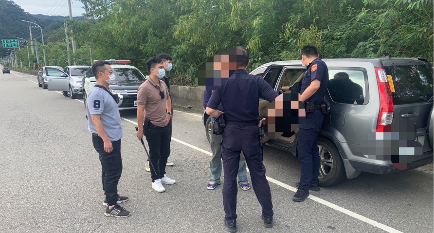▲大湖警方緝獲電纜線潘姓竊賊,並起出安非他命吸食器 (圖/苗栗縣警察局 提供)