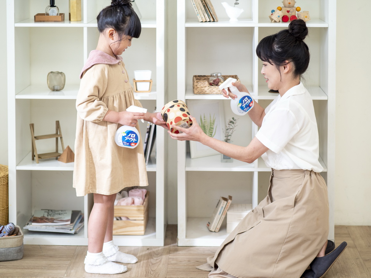 ▲日本SARAYA原裝進口的「Smart Hygiene神隊友除菌噴霧」使用食品級原料，溫和弱鹼性，不傷肌膚，主打專門設計給餐具. 廚具. 砧板等食具清潔，包括寶寶的玩具也能放心使用。（圖／東森購物提供）