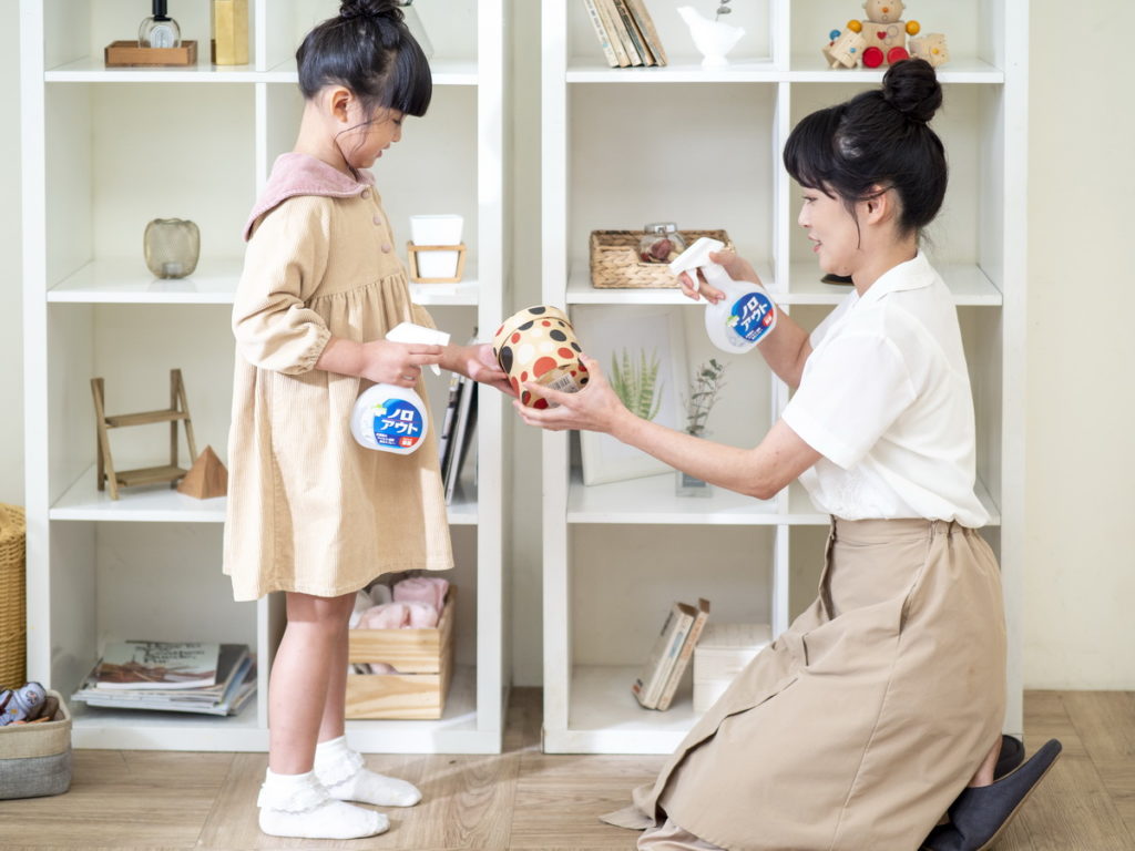▲日本SARAYA原裝進口的「Smart Hygiene神隊友除菌噴霧」使用食品級原料，溫和弱鹼性，不傷肌膚，主打專門設計給餐具. 廚具. 砧板等食具清潔，包括寶寶的玩具也能放心使用。（圖／東森購物提供）