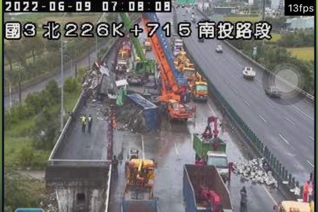 南投國道6車連環撞 一死一重傷。記者爆料網