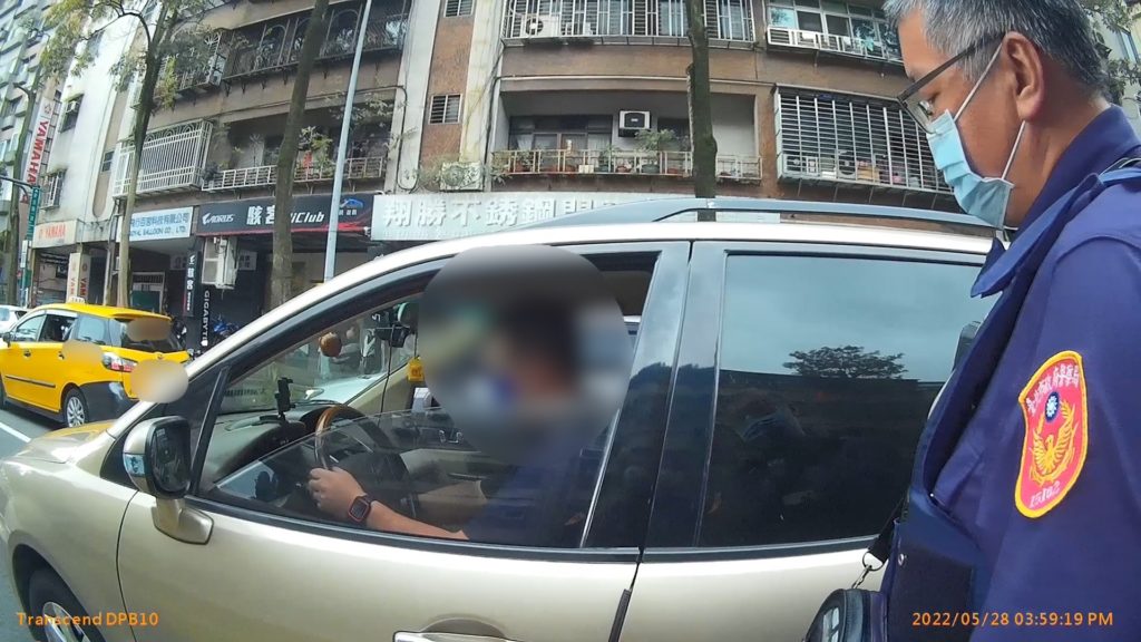 車輛疑因啟動馬達故障導致熄火無法啟動