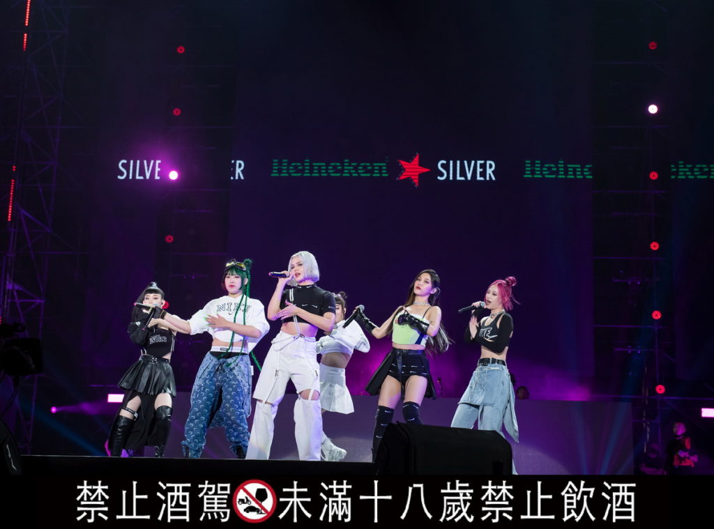 新生代女團HUR在「海尼根Silver City星銀音樂節」大展舞技