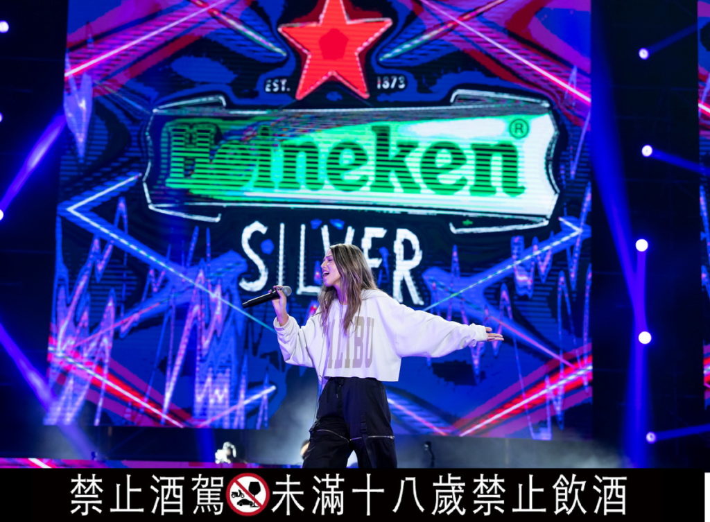 DJ KAKU與歌手Chiko帶來精彩的演出