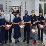 ▲慈濟致贈蘋果籃，祝福所有警察同仁「蘋蘋」安安 (圖/台中大甲分局 提供)