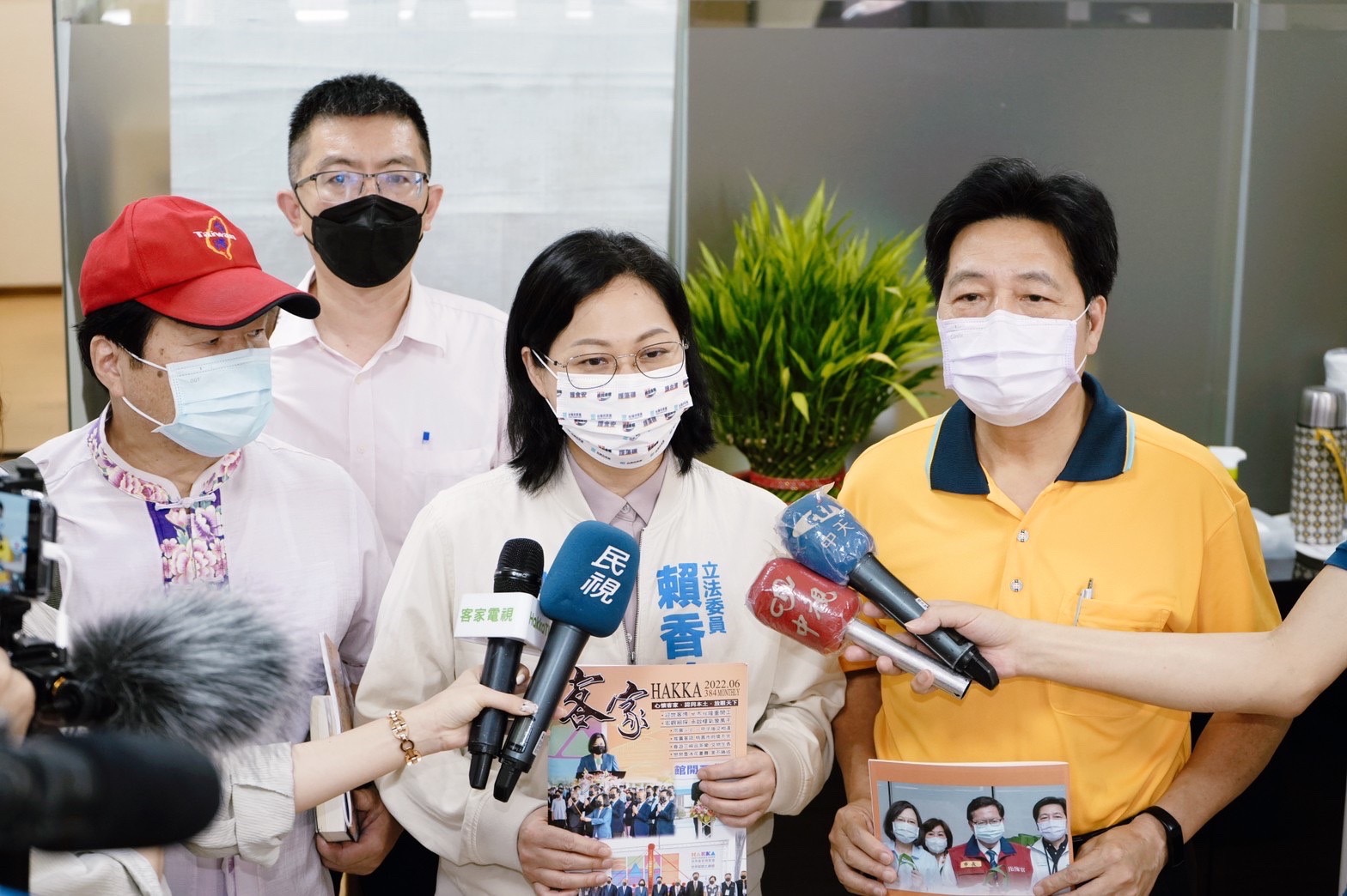民眾黨賴香伶盼鄭寶清當對手 還酸朱立倫、張善政「不瞭解地方」 30 賴香伶、鄭寶清