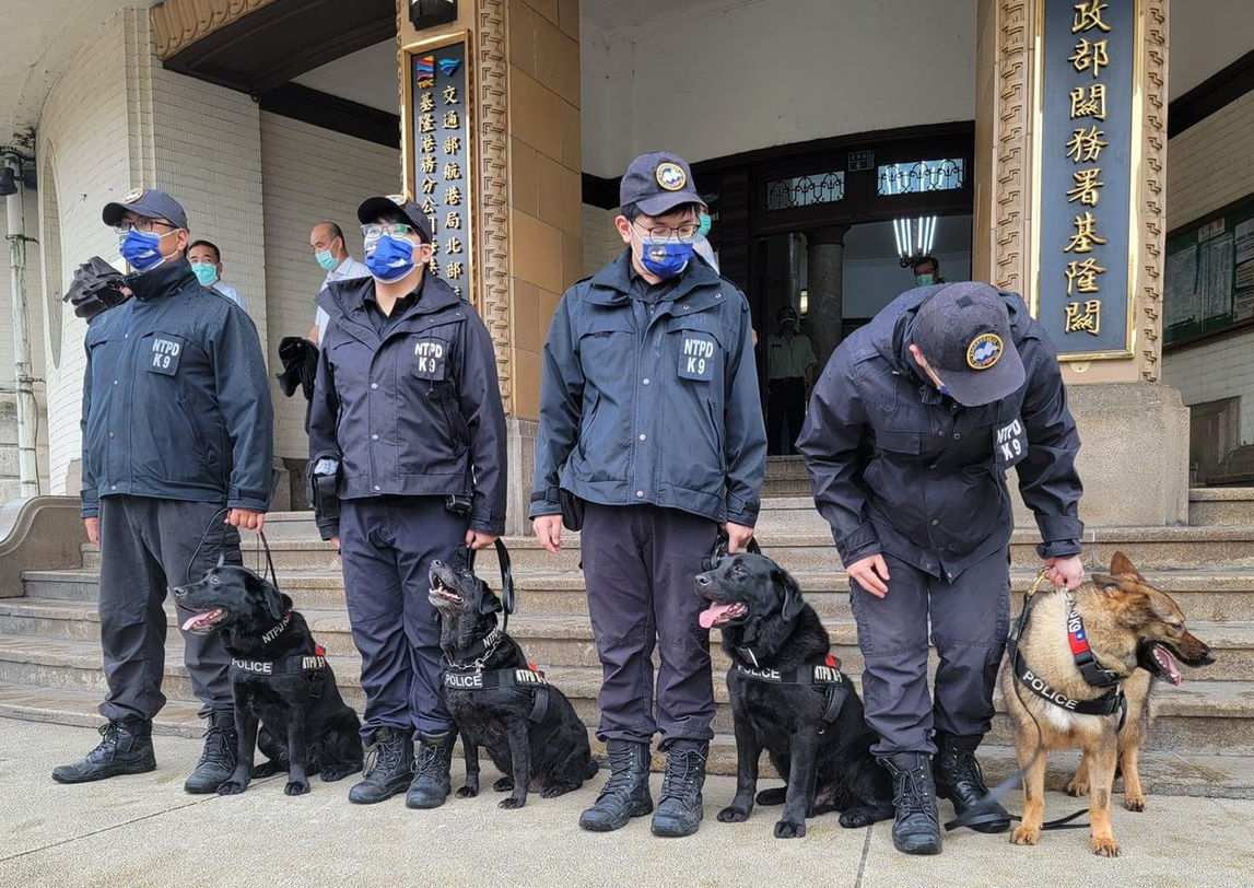 圖片說明:城市博覽會期間每日將出動4至6隻警犬於上下午全時段執勤維安。(記者宋紹誠翻攝)