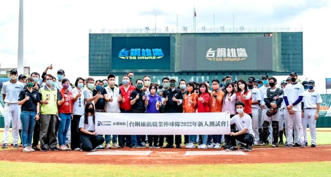 台鋼雄鷹新人測試會 各界好手齊聚一堂
