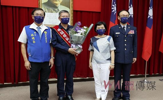 歡慶警察節 林縣長表揚警局績優員工