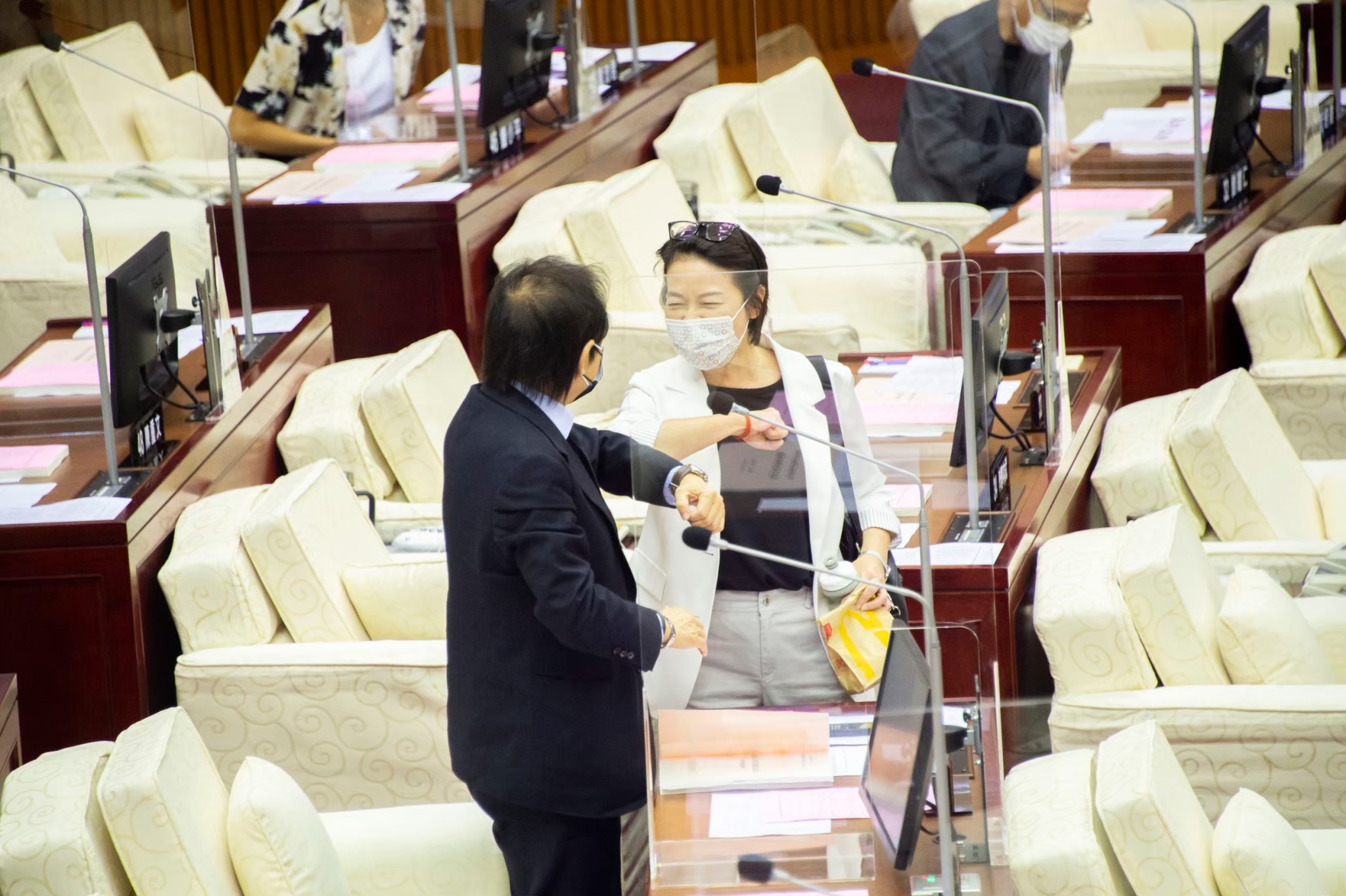 再追富樂假快篩 國民黨團疑衛福部審查EUA瑕疵 籲陳時中下台負責 36 台北市副市長黃珊珊