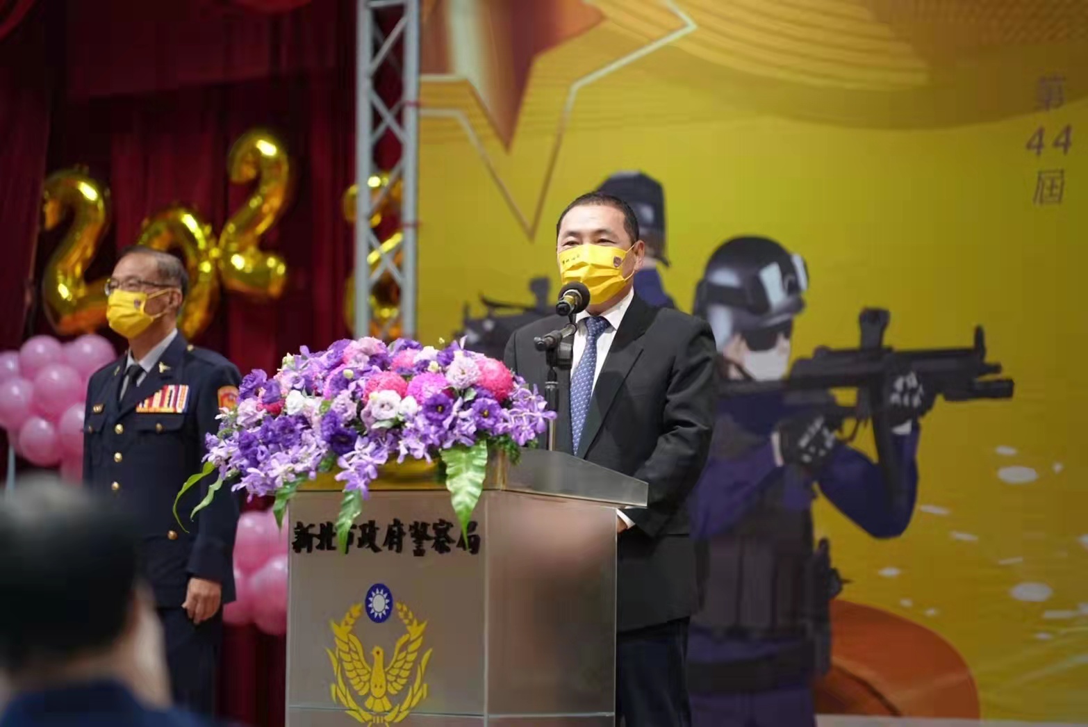 圖片說明:警察侯市長以此次機會感謝弟兄們疫情期冒著高風險和高壓力,維護在捍衛人民的安全。(記者吳萍翻攝)