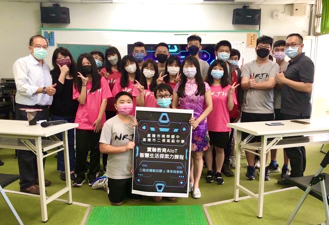 南榮國中畢業生用智慧生活成果展留給自己最難忘的畢業禮物