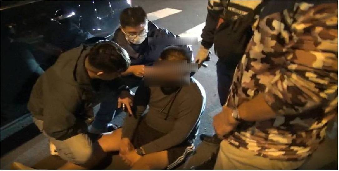 ▲警方蒐獲情資，在中市中清路某KTV附近緝獲黃姓毒販   (圖/台中市警察局 提供)