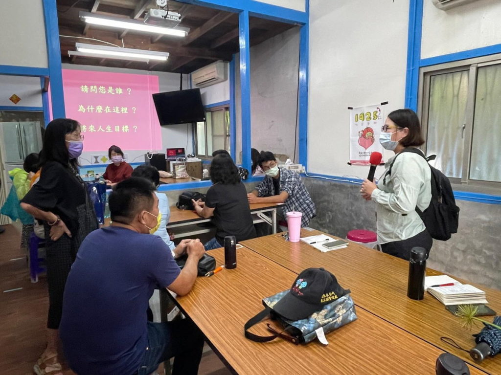 青年社規師與翁瓊珍講師對談社區營造觀點
