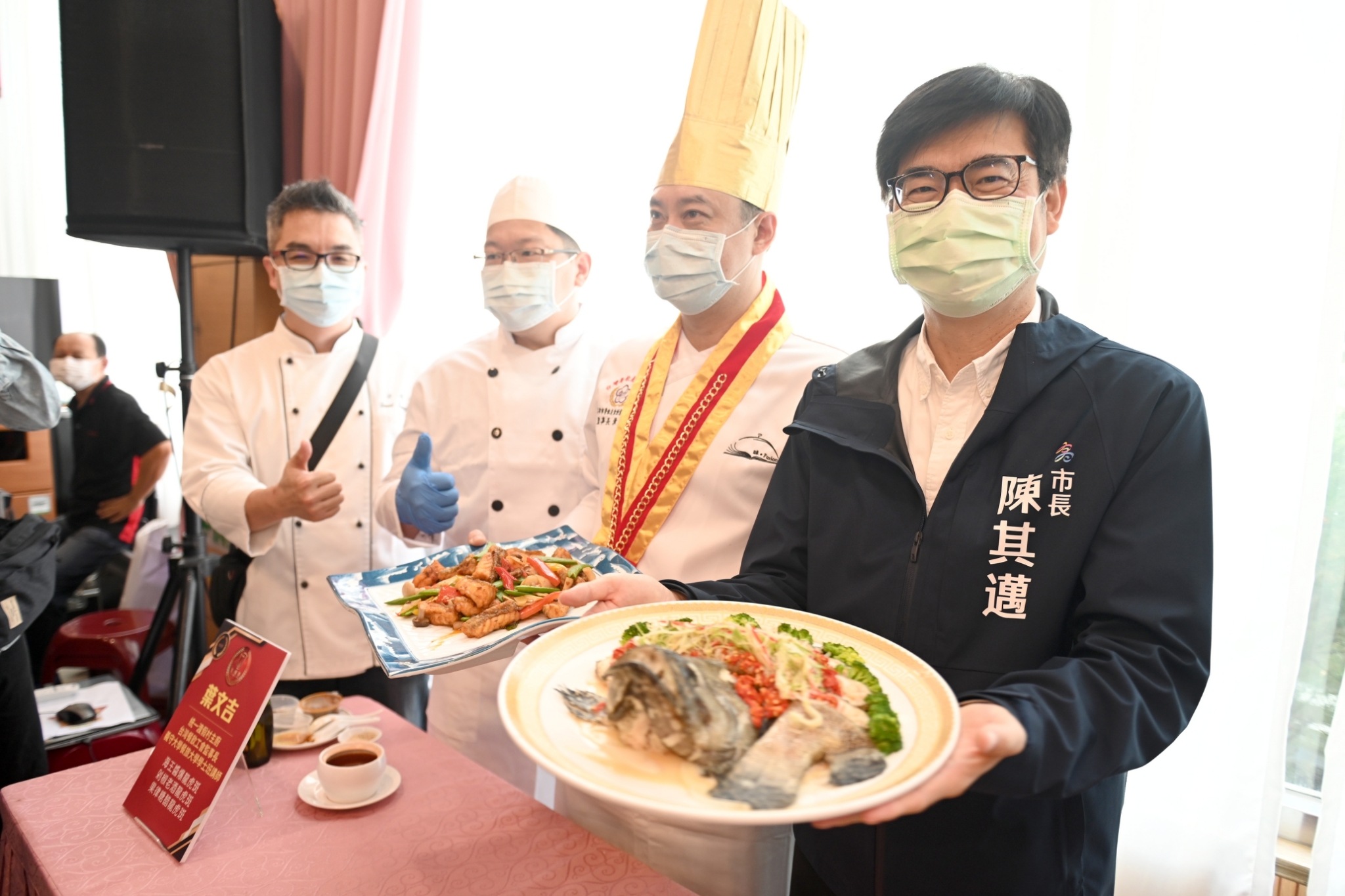 延續基隆政策?邱泰源讚蔡適應「未來一定能持續承接林右昌」 64 高雄市長陳其邁 1