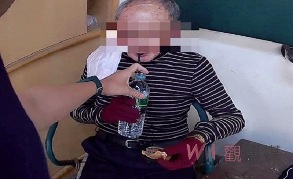 老翁騎單車6小時尋嘸路 北港暖警助返家
