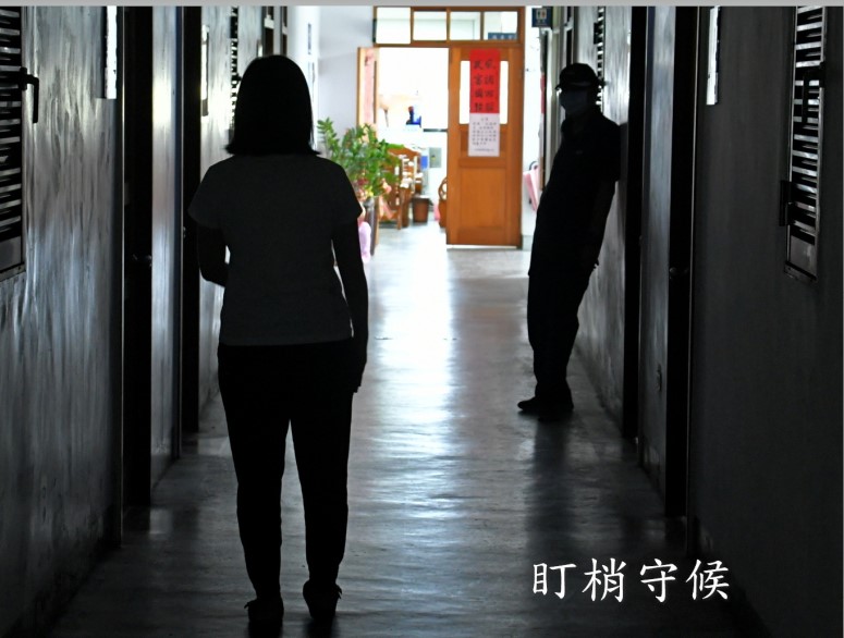 ▲盯梢守候、送禮騷擾也屬於典型「不當追求」跟騷行為 (圖/苗栗縣警察局 提供)