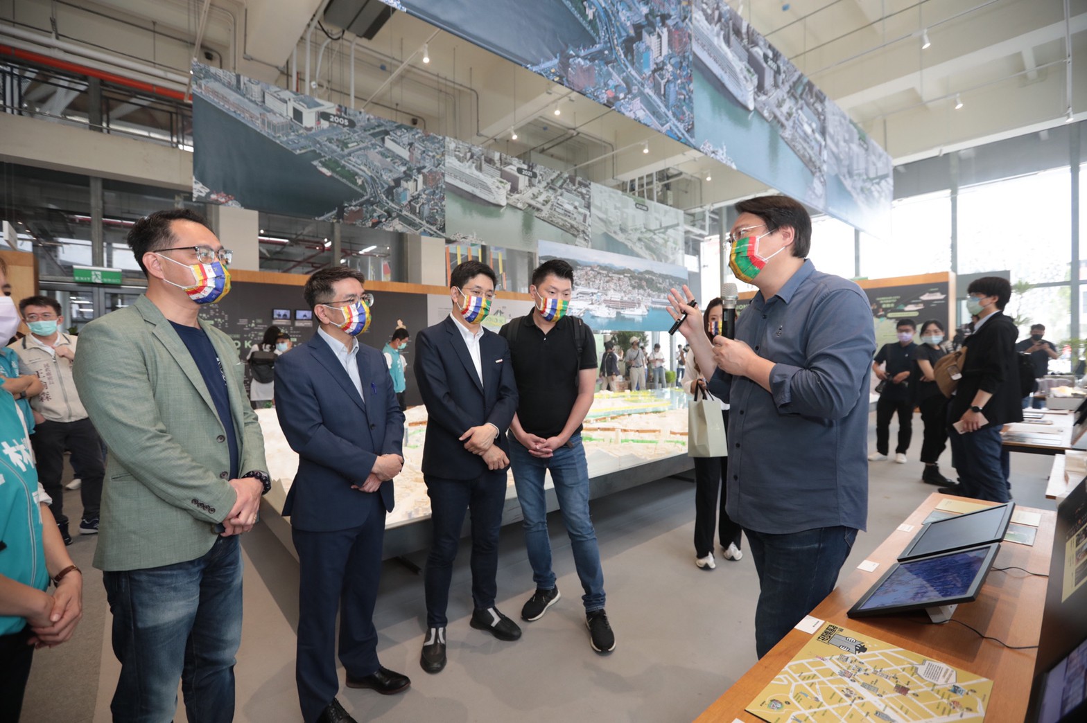 基隆城市博覽會落幕 林洲民肯定林右昌、基市府8年蛻變基隆:治國心力治理城市 28 民進黨立委蔡適應 1