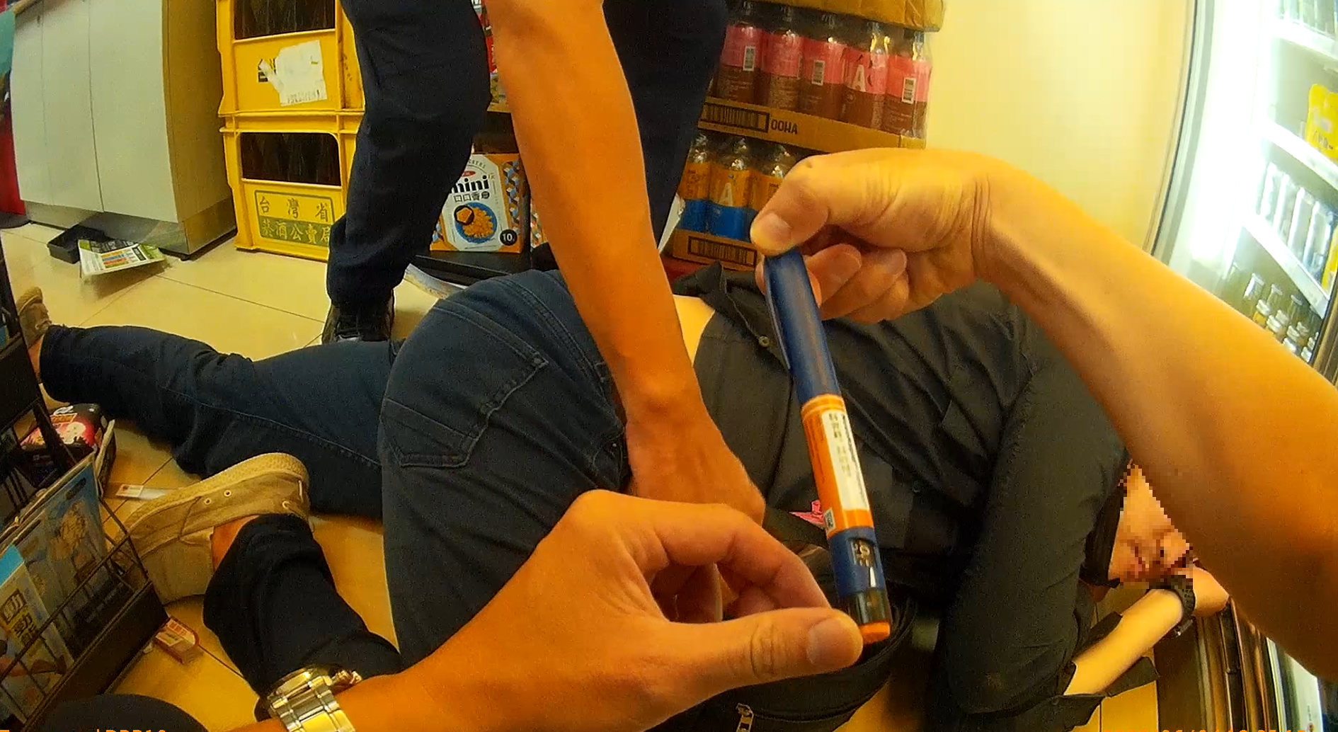 圖片說明：警方發現男子身上帶著胰島素注射劑。(記者江雁武翻攝)