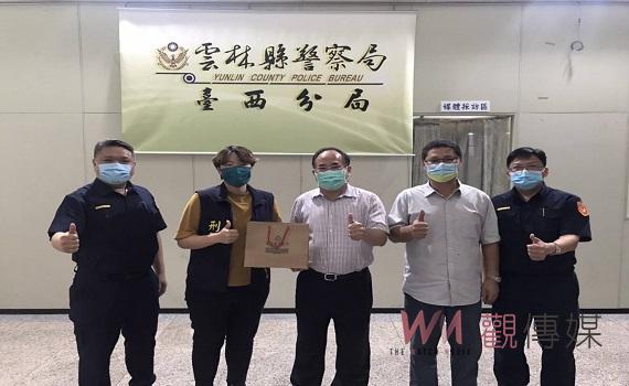 臺西警分局抓槍掃毒破竊案　雲縣副局長陳源輝頒好警茶