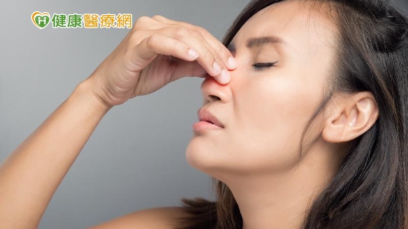 確診吃西藥仍鼻塞?中醫授「按摩4穴位」暢通呼吸