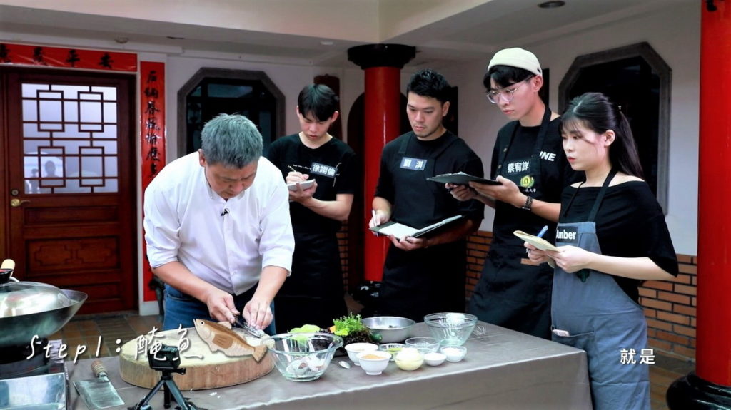 阿發師親自示範刀工(圖/翻攝料理之王3)