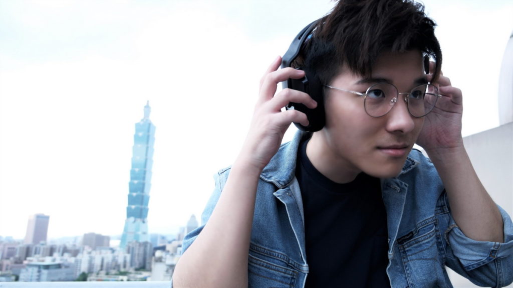 官方邀請Logitech G 校園大使「RB」連世誠擔任本次活動的代言人