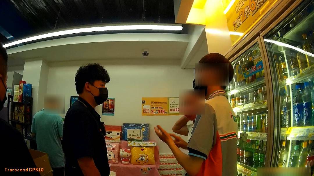 ▲陳男遭網路交友詐騙,欲購買1萬8千元遊戲點數,超商店員起疑報警求助 (圖/台中市警察局 提供)