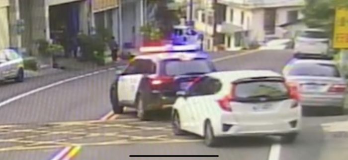 山區露營女嬰突發燒嚇壞家人 頭份警火速開道協助就醫