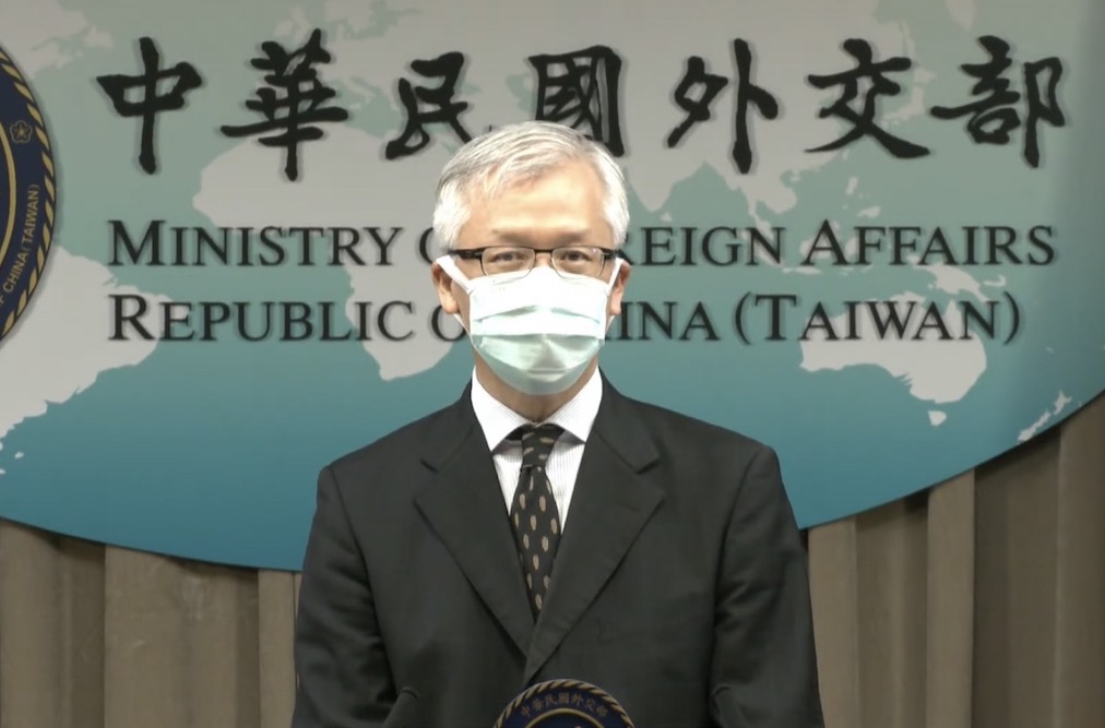 外交部副發言人崔靜麟21日主持外交部例行記者會。