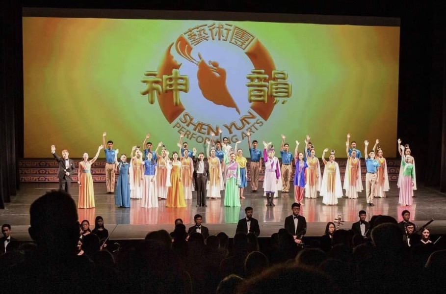 圖片說明:神韻藝術團在國內外都有巡迴表演。(圖/神韻藝術團粉絲頁)
