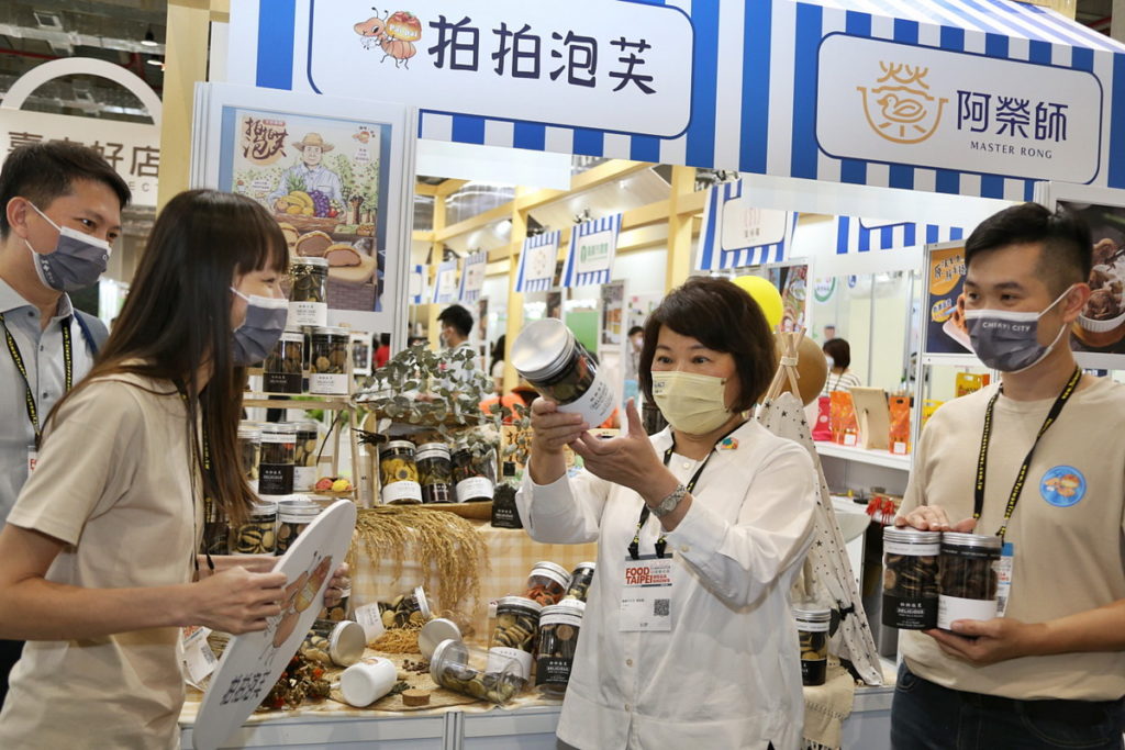市長參觀攤位