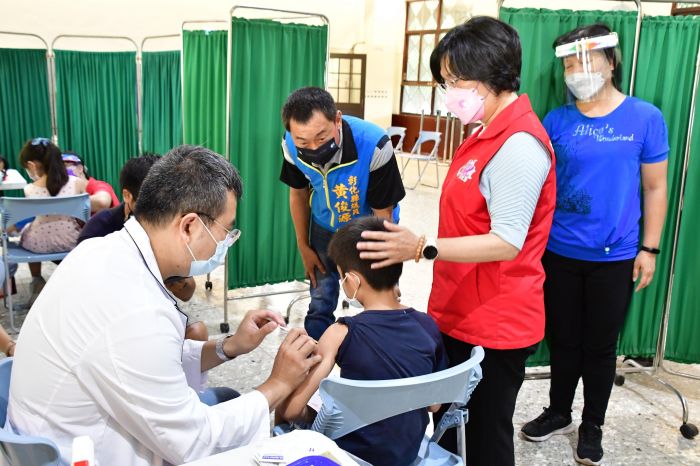 疫情進入緩降期 彰化縣5-11歲兒童第二劑校園集中接種開打