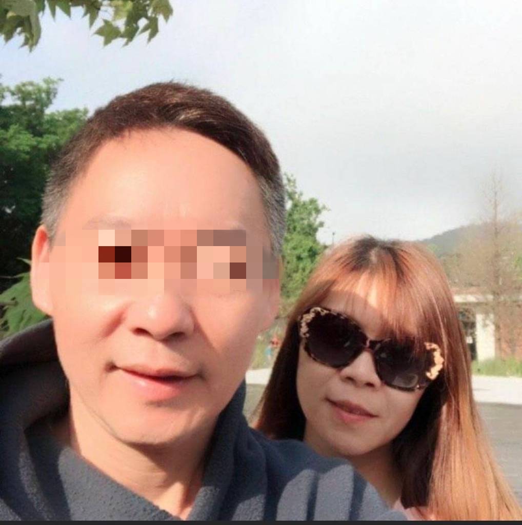 圖片說明:據傳,吳誌昇其中一名外遇對象是其樹林國小同窗(圖右),不倫戀導致該女當時的丈夫(圖左)身心受創,家庭因而破碎。(圖片來源:投訴人提供)