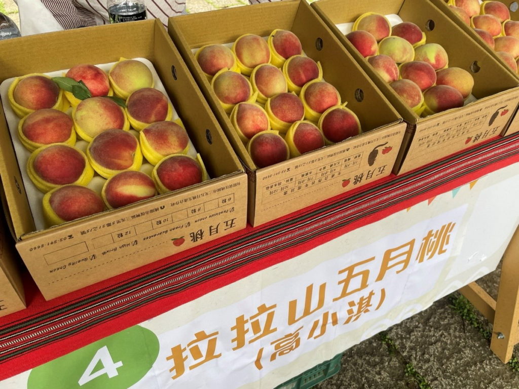 Pyasan小農市集將在6月25日起至8月28日,每周六日辦理水蜜桃季農產展售