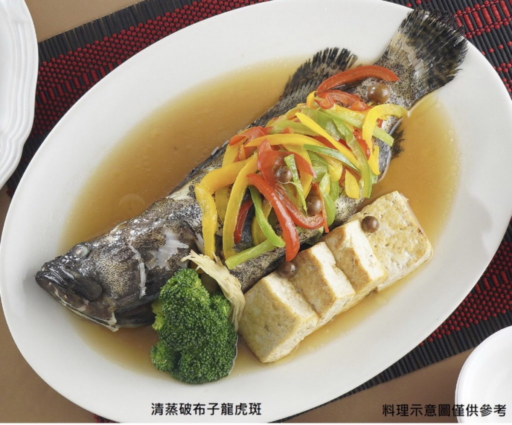 石斑魚營養價值高一直被視為珍貴魚種,早年要特別節慶才可能在餐桌上吃得到,現在台灣養殖技術精進,透過真空包裝冷凍,消費者料理起來更省時方便,不論煎煮或煮湯都相當美味。(圖/東森購物提供)