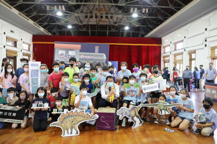 台南驚奇博物館行動列車巡迴31所偏鄉學校 3千位孩童受惠增廣文化視野