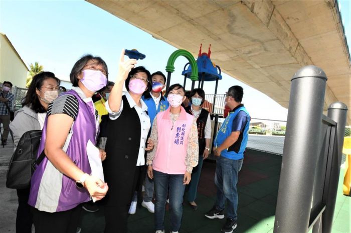 彰化縣永靖鄉星光大橋下運動設施預計7月開放使用 王惠美前往會勘
