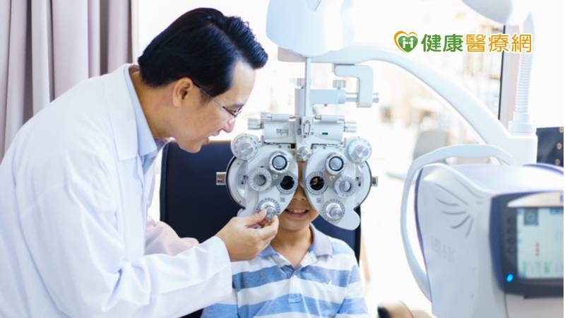 遠距教學兒童眼健康下滑 眼科醫提醒用眼原則