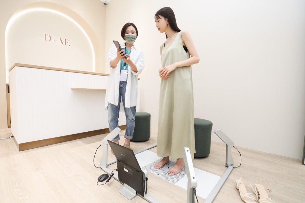 D+AF 3D科技腳模服務首公開,限時快閃D+AF信義門市並預告未來將會同步啟用,讓D粉們一同感受科技與時尚激盪出的全新火花!