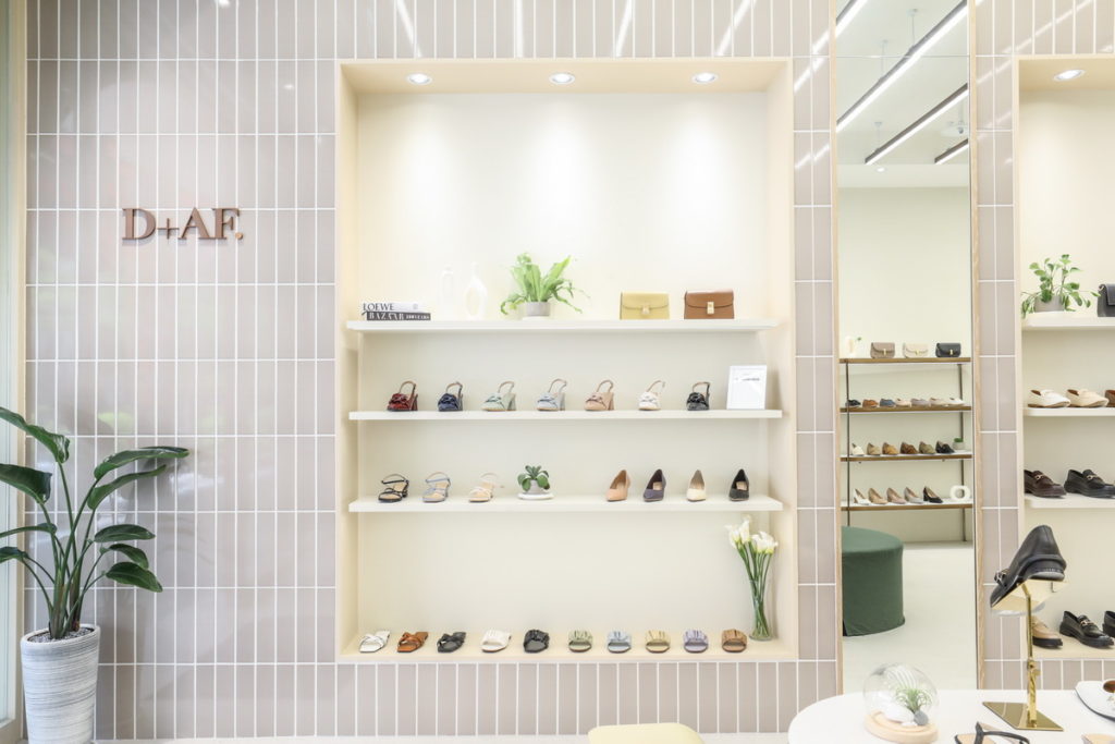 信義區美拍地標再+1「全台最美鞋店-D_AF信義門市」仲夏絕美登場!