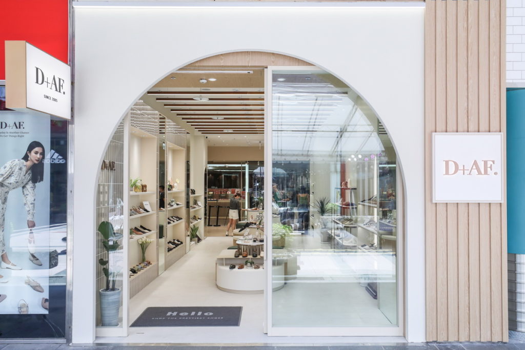 信義區美拍地標再+1「全台最美鞋店-D_AF信義門市」仲夏絕美登場!