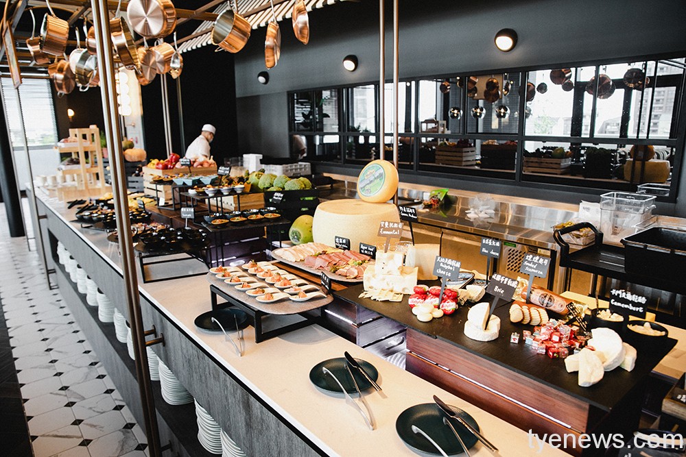 和逸飯店桃園館推暑期優惠 享碼頭市集風自助百匯 28 【COZZI Blu和逸飯店‧桃園館】預訂「逸起來七桃 · 7月旅遊補助Flash Sale」快閃住房再送Cozzi Market逸‧市集Buffet晚餐 1