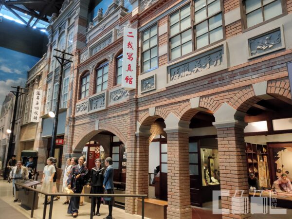 昭和實境、復古咖啡廳、懷舊海報…台史博復刻過往年代的風華